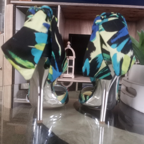 Unique shoes - Picture 4 of 8